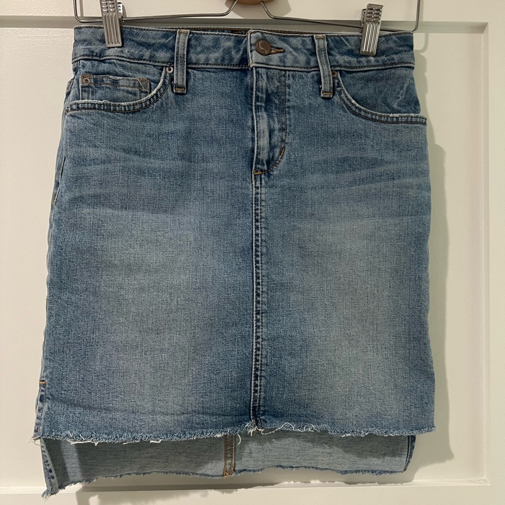 Joe's Jeans light wash stretch denim mini skirt, size W 25